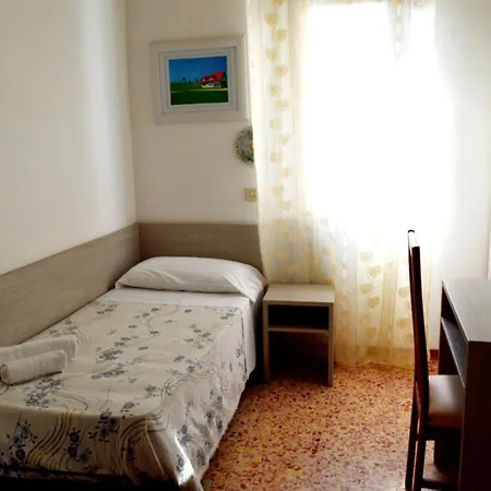 In Guest - New Cirene Economy Single With Breakfast * Rimini