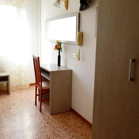 In Guest - New Cirene Economy Single With Breakfast * Rimini
