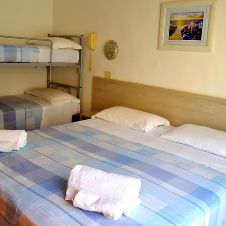 In Guest - New Cirene Economy Single With Breakfast * רימיני